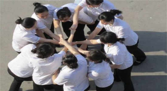 普洱企業(yè)團(tuán)隊合作類型拓展訓(xùn)練項目《解手鏈》