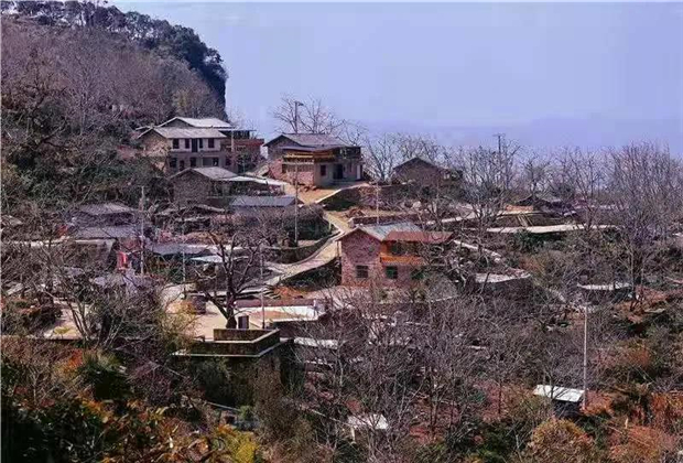 墨江巖子營，建在巨石上的哈尼族村寨 ！普洱旅游