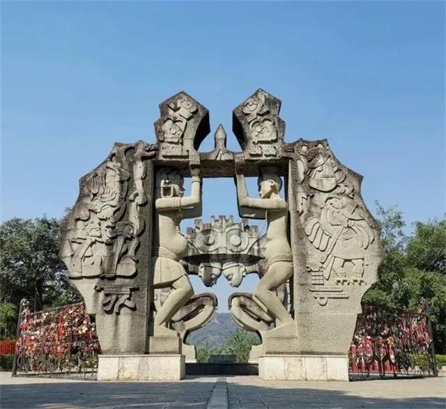 普洱特色團建：坐上火車游普洱，打卡墨江北回歸線標志園